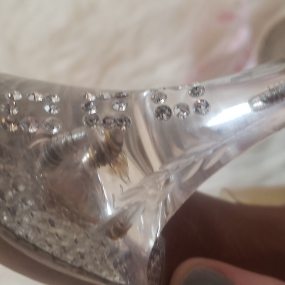 True vintage lucite Cinderella heels - Picture 2 of 8